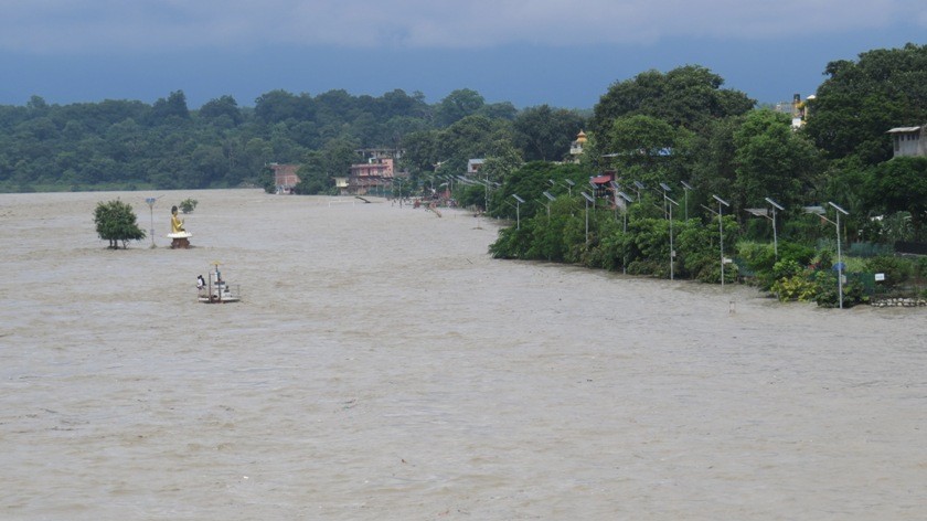 हुप्सेकोटका १५० घर डुबानमा, थप वर्षा हुने भन्दै सतर्कता अपनाउन आग्रह  