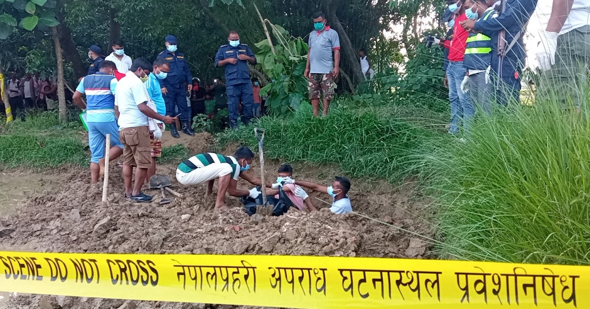 एक महिनादेखि बेपत्ता महिलाको शव घरनजिकै गाडिएको अवस्थामा फेला