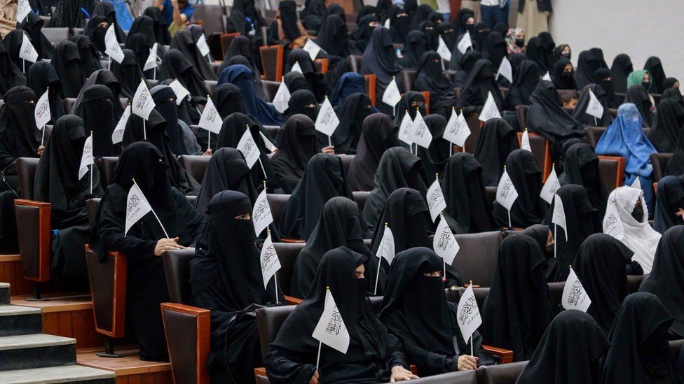 तालिबानको उच्च शिक्षा नीति : महिला र पुरुषका लागी फरक विद्यालय