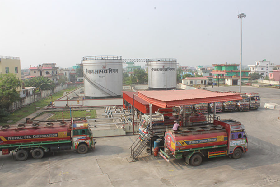 मध्यपुर्वमा बढ्दो तनावले पेट्रोल लिटरमा १५ र डिजेलमा १० रुपियाँ मूल्य बढ्यो