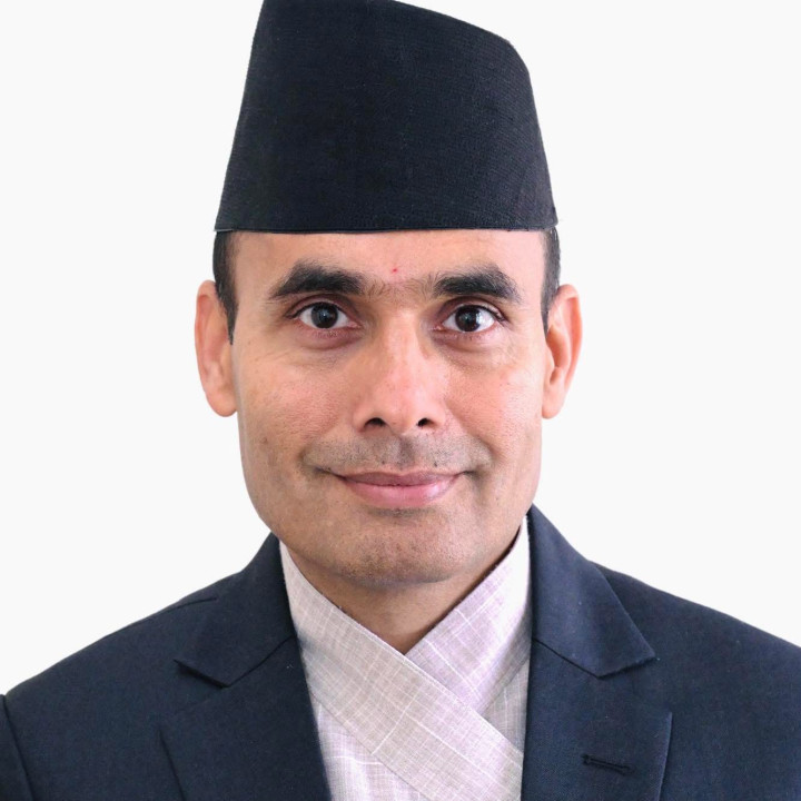 'हरेक मन्त्रीलाई आइफोन दिन लागेको भन्ने भ्रामक कथा कसको कल्पनामा किन निर्माण भयो? '