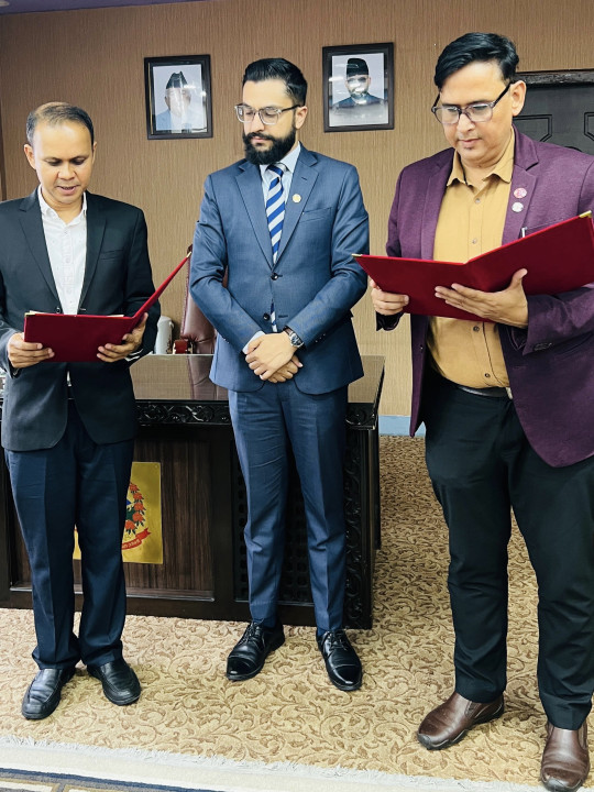 काठमाडौँ विश्वविद्यालयको रजिस्ट्रारमा विराज सिंह थापा नियुक्त