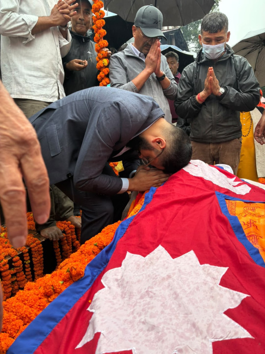 केयूका संस्थापक उपकुलपति शर्माको राजकीय सम्मानका साथ अन्त्येष्टि